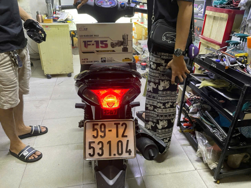 Độ đèn nâng cấp ánh sáng Bi Led Mini Titan Moto F15 xe Sirius